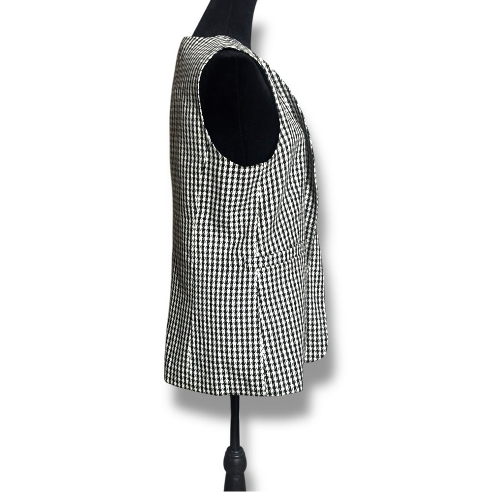 Sincerely Jules Black and Cream Houndstooth Open Patterned Vest - Picture 4 of 16